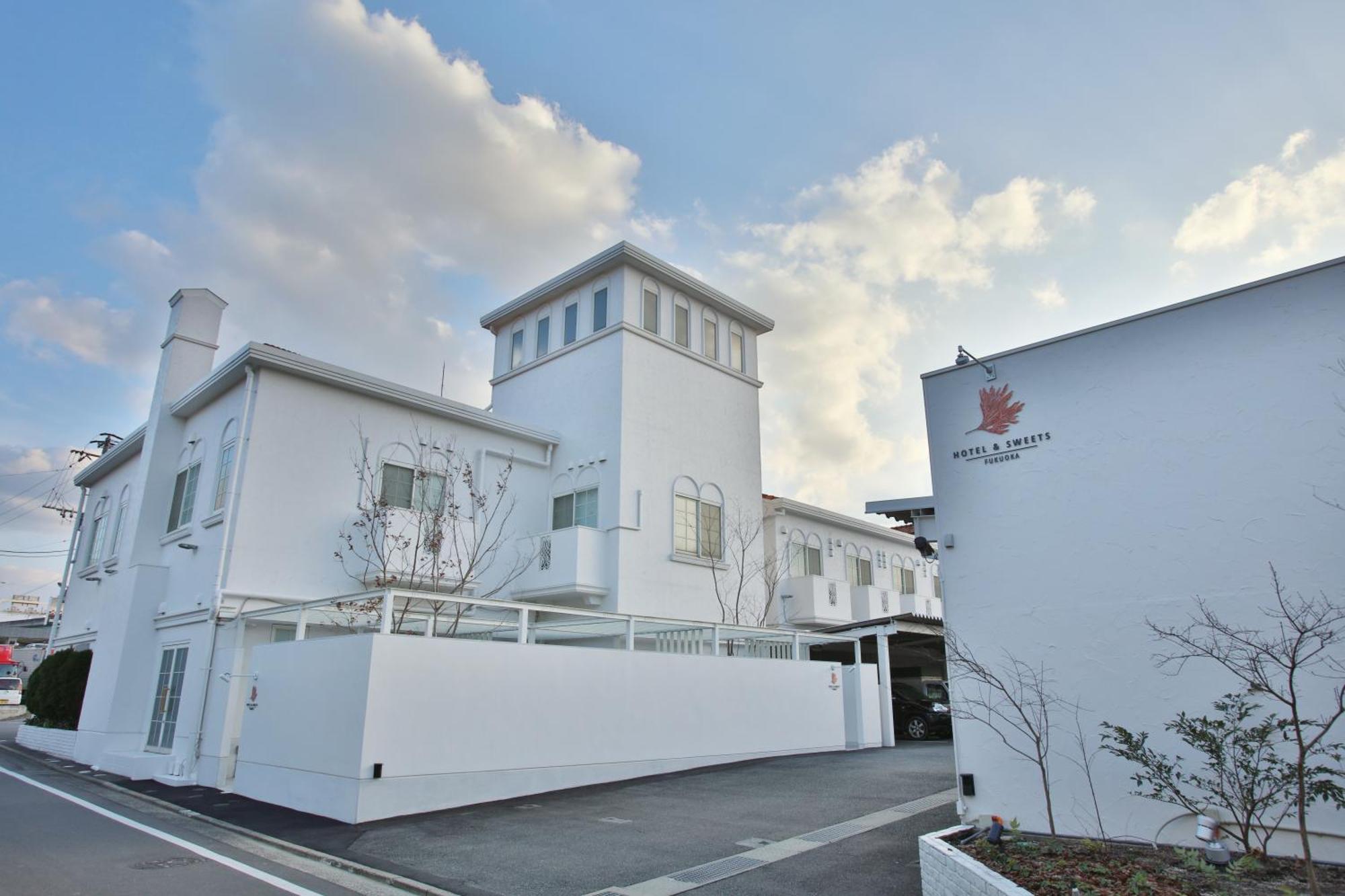 & Sweets Fukuoka ホテルアンドスイーツフクオカ -adult Only- Love hotel